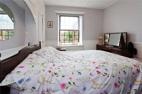 Bedroom 1 Pic 2