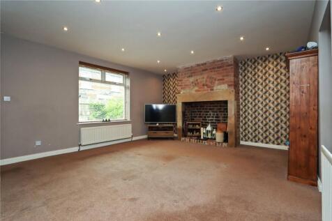 Living Room Pic 3