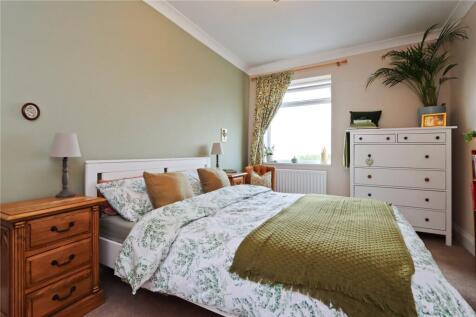 Bedroom 1 Pic 2