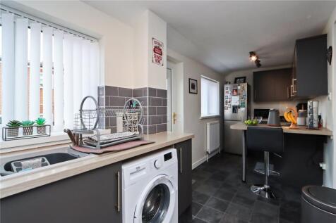 Kitchen Pic 1