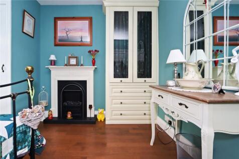 Bedroom 2 Pic 2
