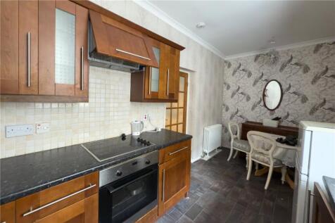 Kitchen Diner Pic 1