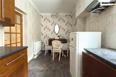 Kitchen Diner Pic 3