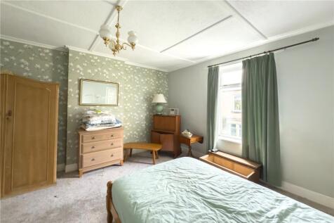Bedroom 1 Pic 2