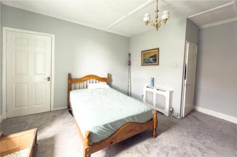 Bedroom 1 Pic 4