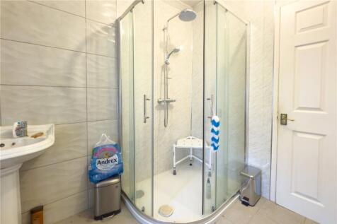 Shower Room Pic 2