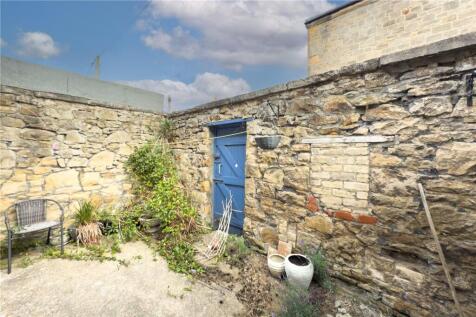Rear Yard Pic 1