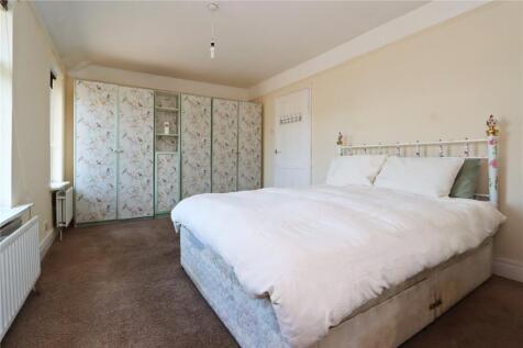 Bedroom 1 Pic 2
