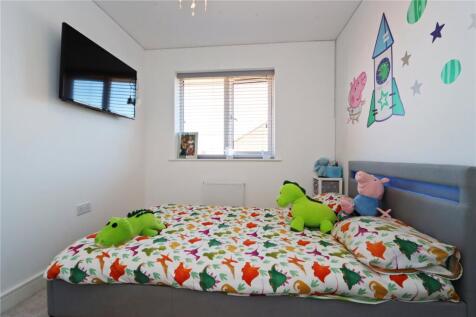 Bedroom 2 Pic 2