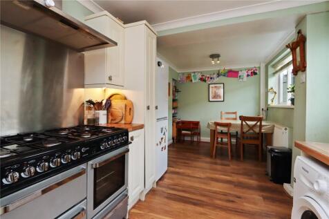 Kitchen Diner Pic 1