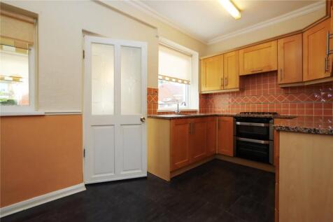 Kitchen Diner Pic 3