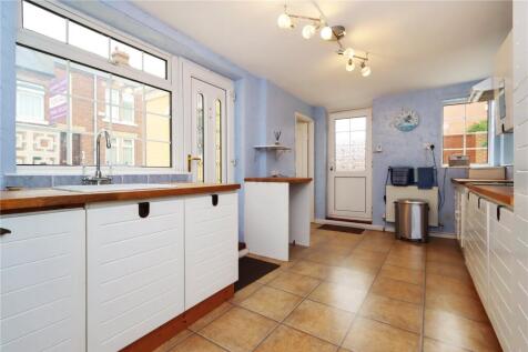 Kitchen Pic 1