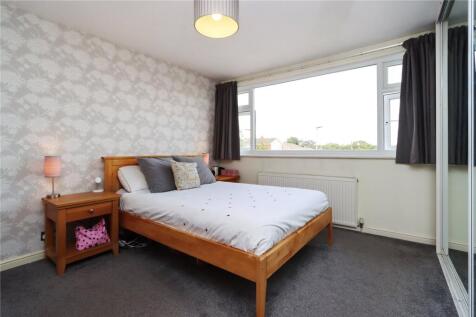 Bedroom 1 Pic 2
