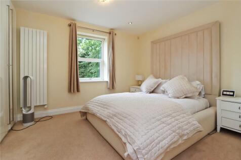 Bedroom 1 Pic 1