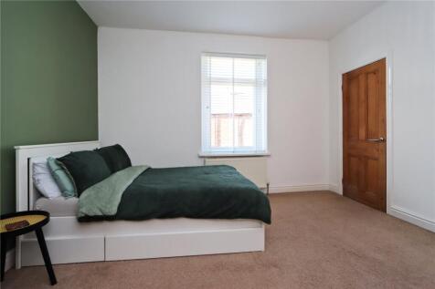 Bedroom One Pic 2
