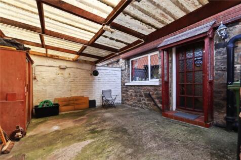 Rear Yard/Car Port 2