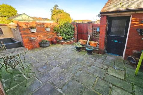 Rear Courtyard Garde