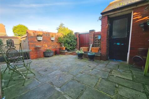 Rear Courtyard Garde