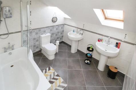 2nd Floor Bathroom