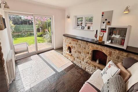 Bar / Garden Room