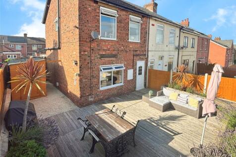 Rear Decked Area