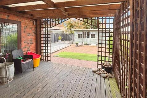 Enclosed Decked Area