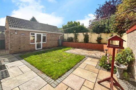Garage / Rear Garden