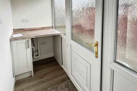 Entrance / Utility