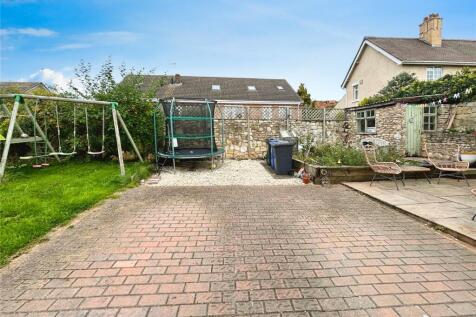 Driveway / Garden