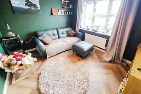 Dining / Sitting Roo