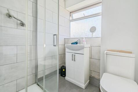 Shower Room.