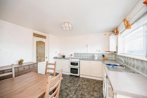 Kitchen/ Dining Room