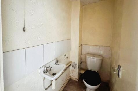 Cloakroom W/C