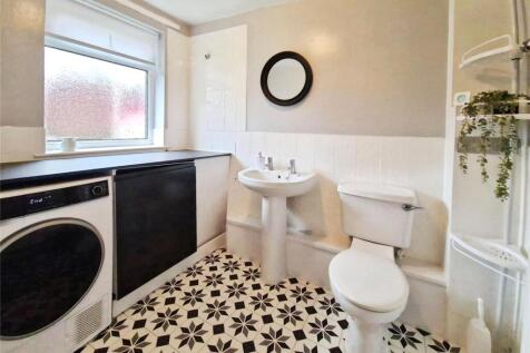 Ensuite/Utility Room