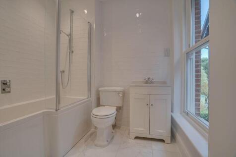 En-Suite (Bed 2)