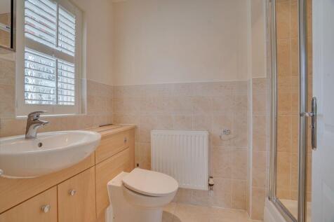 En-Suite to Guest Bedroom