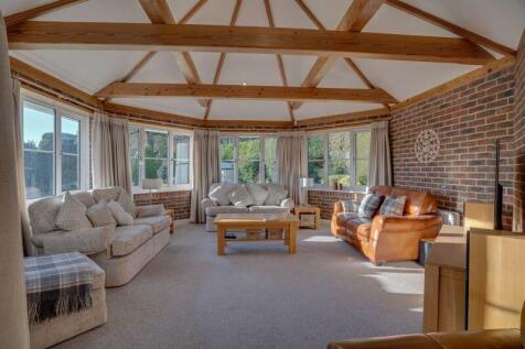 Family Room (2)