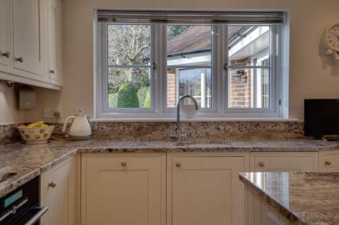 Kitchen (2)