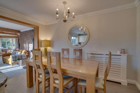 Kitchen Diner (2)