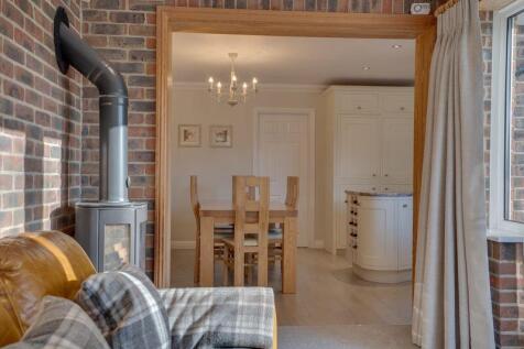 Family Room (5)