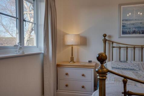Master Bedroom (3)