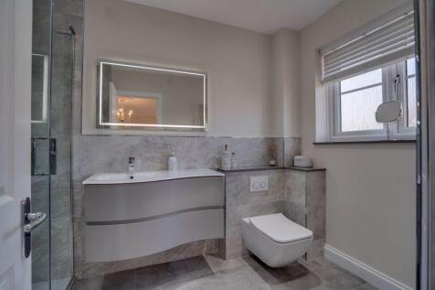 Master En-Suite