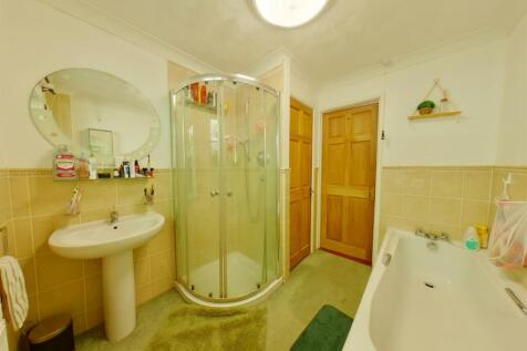 Bathroom (11).jpg