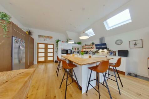 Kitchen .jpg