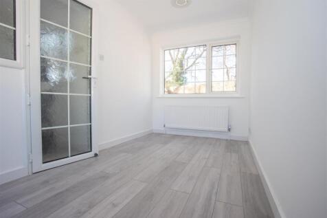 18 Beverley Road-21.jpg