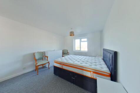 Bedroom 1.jpg