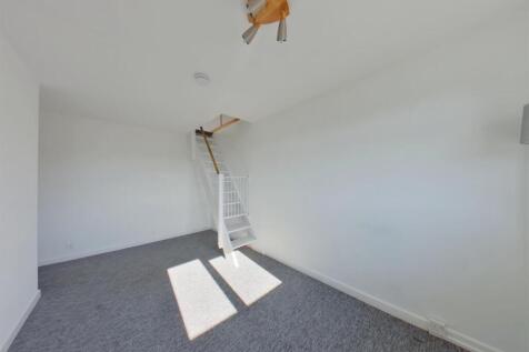 Bedroom 2 .jpg