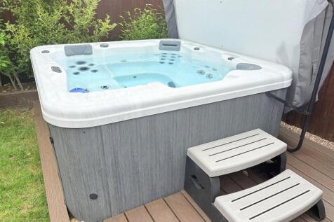 hottub.jpg