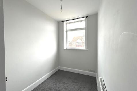 bedroom 3.jpg