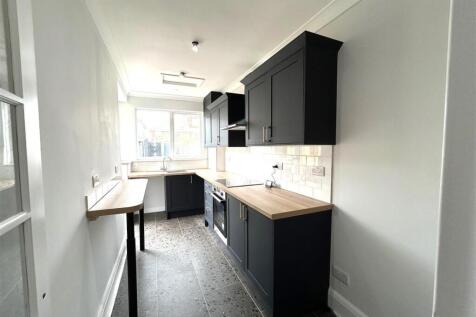 kitchen 2.jpg